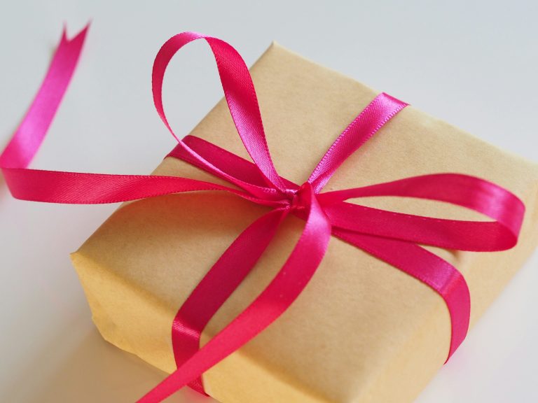 minimalist gift giving